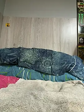 Snapshot of S921993 chatting on 07-12-26, 07:58 S921993 online show from 07-12-26, 07:58