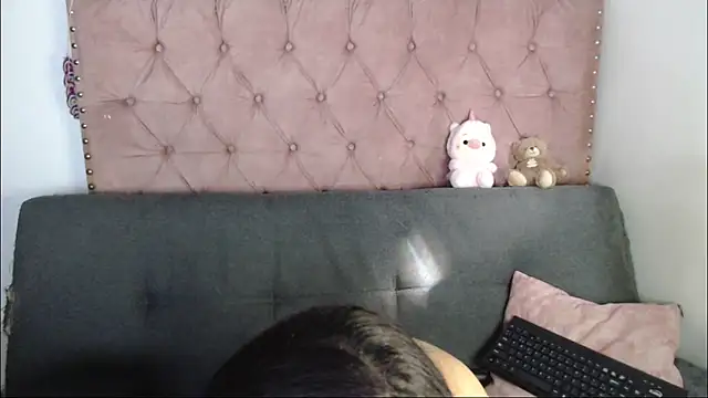 Snapshot of missbella1 chatting on 07-01-26, 08:20 missbella1 online show from 07-01-26, 08:20