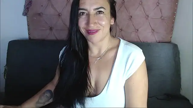 Snapshot of missbella1 chatting on 07-09-26, 08:41 missbella1 online show from 07-09-26, 08:41