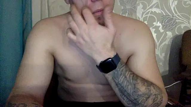 Snapshot of KristiDan chatting on 12-21-25, 11:05 KristiDan online show from 12-21-25, 11:05