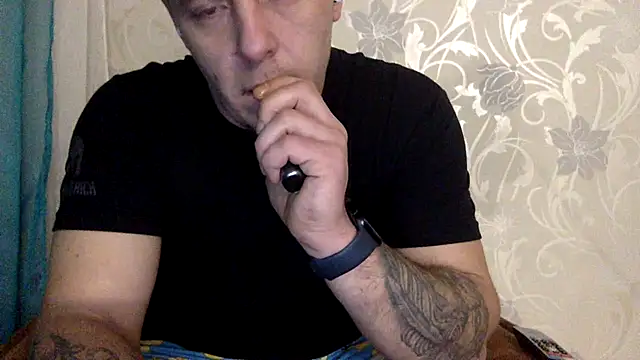 Snapshot of KristiDan chatting on 12-14-25, 09:42 KristiDan online show from 12-14-25, 09:42