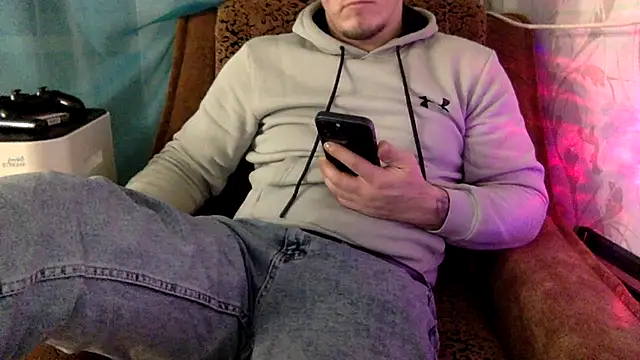 Snapshot of KristiDan chatting on 11-30-25, 07:25 KristiDan online show from 11-30-25, 07:25