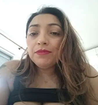 Snapshot of claudia chatting on 04-12-26, 11:57 claudia online show from 04-12-26, 11:57