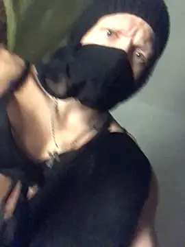 Snapshot of BigAssKi chatting on 11-14-25, 04:38 BigAssKi online show from 11-14-25, 04:38