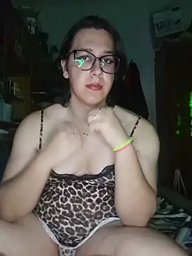 Snapshot of Daisy_150 chatting on 10-18-25, 09:06 Daisy 150 online show from 10-18-25, 09:06