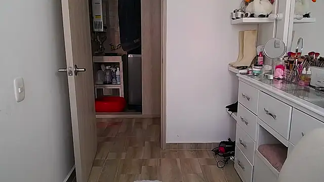 Barbie girl 69 online show from 02-12-26, 03:12