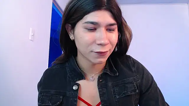 Snapshot of Moon_Foxxy chatting on 06-20-26, 04:56 Moon Foxxy online show from 06-20-26, 04:56