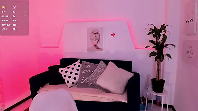 Snapshot of Kim_ev chatting on 02-08-25, 11:12 Kim ev online show from 02-08-25, 11:12