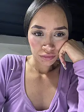 Snapshot of Kim_ev chatting on 03-12-25, 04:41 Kim ev online show from 03-12-25, 04:41