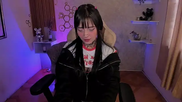 mia catt05 online show from 11-14-25, 04:43