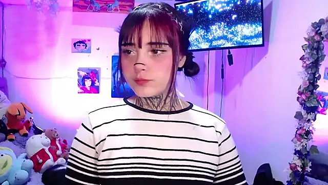 Snapshot of mia_catt05 chatting on 07-18-26, 04:21 mia catt05 online show from 07-18-26, 04:21
