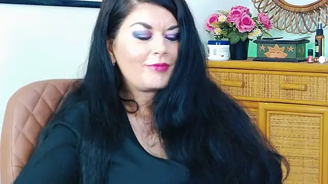 Snapshot of EllenGrace chatting on 03-18-25, 09:53 EllenGrace online show from 03-18-25, 09:53
