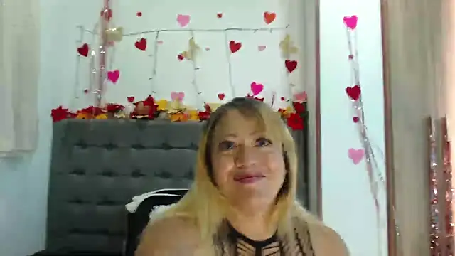 ChristinMooree online show from 01-05-26, 05:27