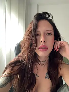 BellaGiaxx online show from 11-17-25, 10:08