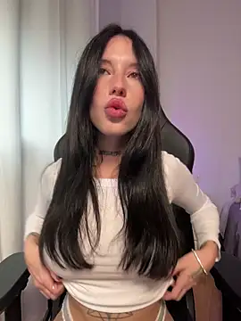 BellaGiaxx online show from 12-16-25, 03:05