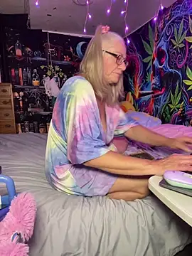 TrenaAnne online show from 05-21-26, 02:47