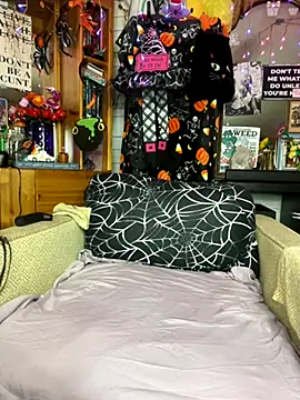 TrenaAnne online show from 09-26-25, 02:02