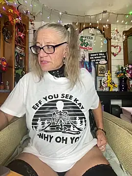 TrenaAnne online show from 10-11-25, 12:22