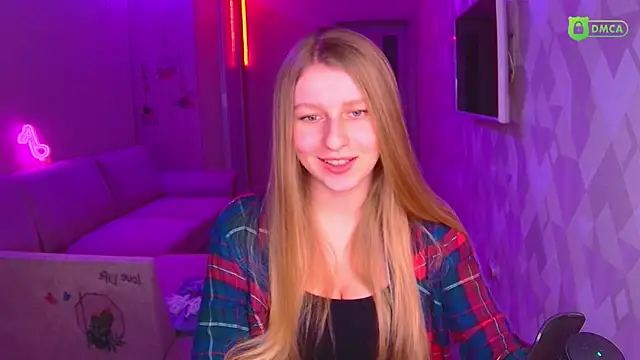 Snapshot of AmaliaQueen chatting on 12-14-24, 02:10 AmaliaQueen online show from 12-14-24, 02:10