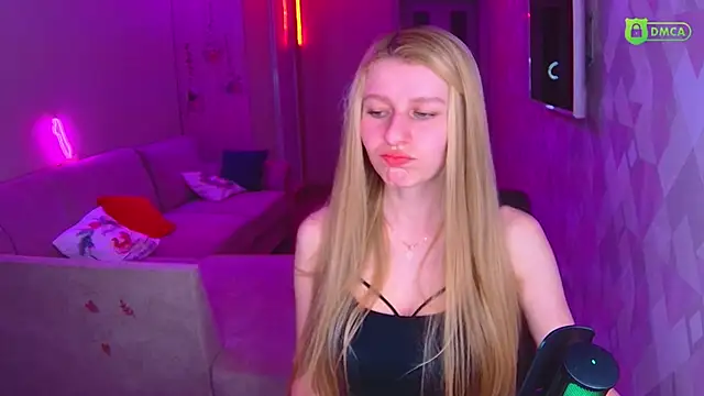 AmaliaQueen online show from 02-06-26, 03:41