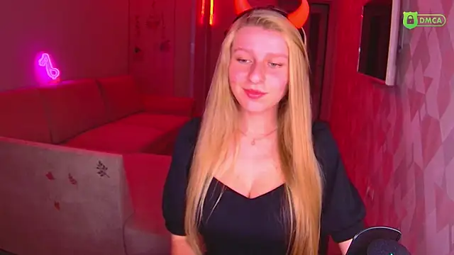 AmaliaQueen online show from 10-30-25, 02:58