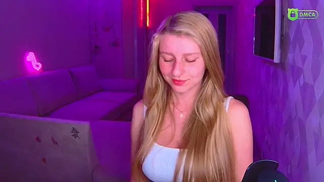 AmaliaQueen online show from 11-08-25, 02:53