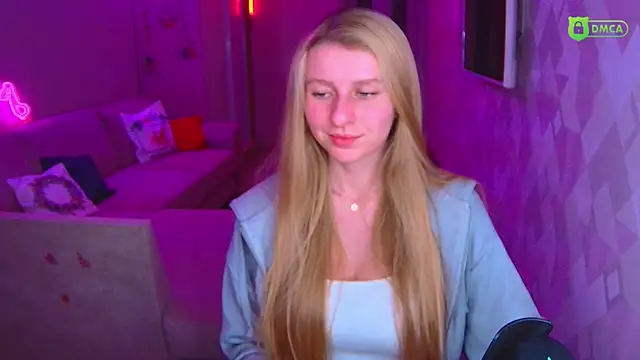 AmaliaQueen online show from 12-21-25, 02:30