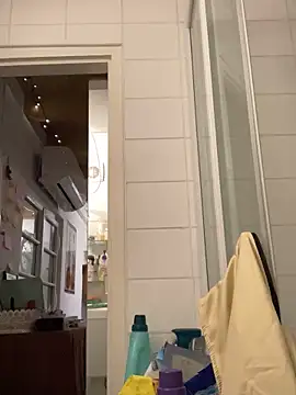 Elisa Happylegs online show from 02-16-25, 10:11