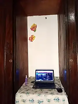 The-Peach-Flexer online show from 10-31-25, 09:54