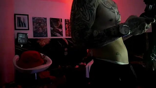 Snapshot of Sisoyalejo420 chatting on 10-14-25, 03:23 Sisoyalejo420 online show from 10-14-25, 03:23