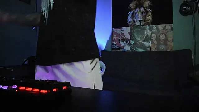 Snapshot of Sisoyalejo420 chatting on 02-15-26, 07:51 Sisoyalejo420 online show from 02-15-26, 07:51