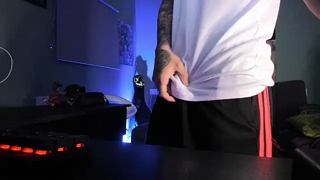 Snapshot of Sisoyalejo420 chatting on 02-14-26, 04:02 Sisoyalejo420 online show from 02-14-26, 04:02