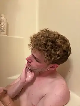 Snapshot of CreamyAustin chatting on 09-12-25, 01:06 CreamyAustin online show from 09-12-25, 01:06