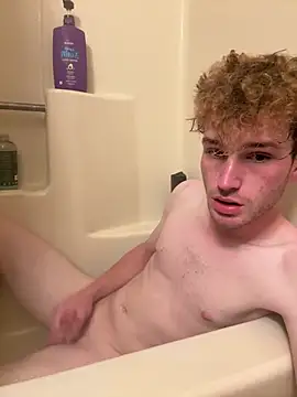 Snapshot of CreamyAustin chatting on 10-14-25, 09:47 CreamyAustin online show from 10-14-25, 09:47