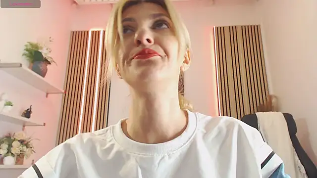 RileyLanna online show from 11-10-25, 04:39