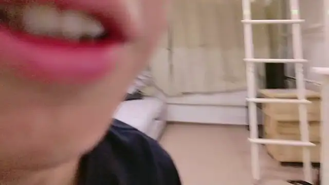 POCARI SWEAT online show from 12-19-25, 11:12