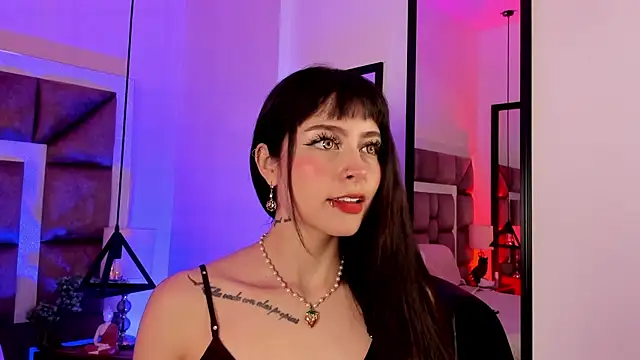 Snapshot of AnnieNasty chatting on 05-01-26, 11:48 AnnieNasty online show from 05-01-26, 11:48