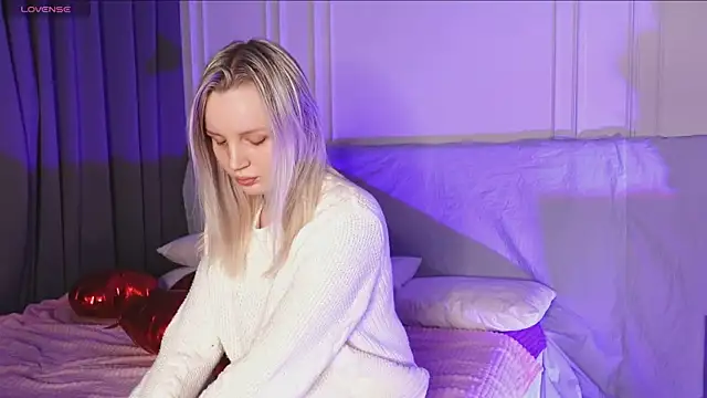 Snapshot of Beatrica_Klein chatting on 02-12-25, 05:05 Beatrica Klein online show from 02-12-25, 05:05