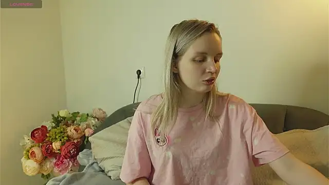 Beatrica Klein online show from 11-17-25, 04:00