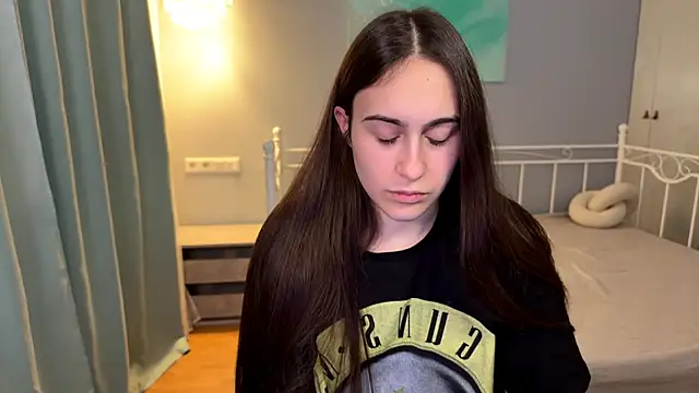 AliceKolltt online show from 06-16-26, 08:53