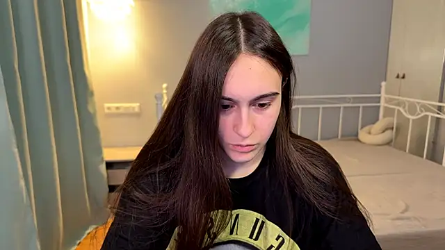 AliceKolltt online show from 06-19-26, 08:47
