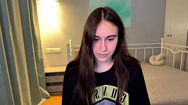 AliceKolltt online show from 06-15-26, 06:07