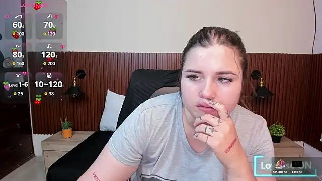 Aabby lee online show from 10-20-25, 07:14