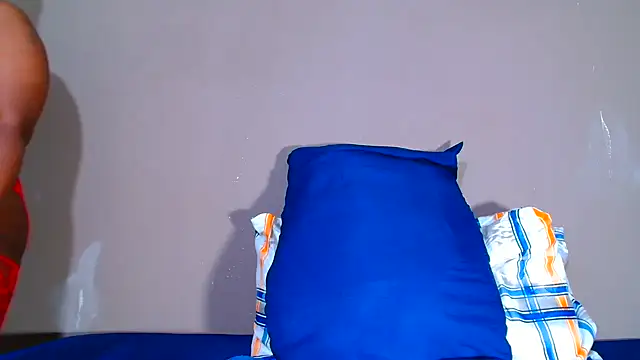 BERNINIBLUSHX89 online show from 04-12-26, 08:34