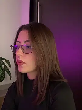 EmaSaenz online show from 03-02-25, 11:28