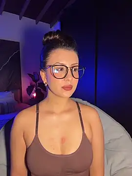 EmaSaenz online show from 10-22-25, 09:46