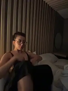 EmaSaenz online show from 03-07-26, 12:50