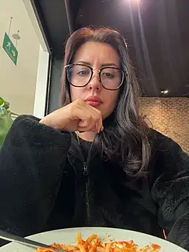 EmaSaenz online show from 10-15-25, 09:45