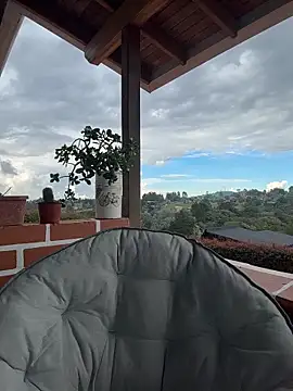 EmaSaenz online show from 10-30-25, 08:50