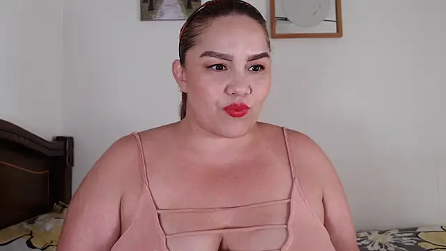 Snapshot of antoniamoreno82 chatting on 04-20-26, 08:32 antoniamoreno82 online show from 04-20-26, 08:32